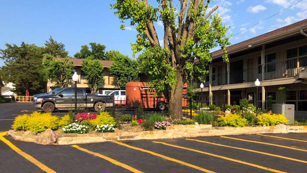Charles Wesley Motor Lodge Downtown Broken Bow- Hochatown Exterior foto